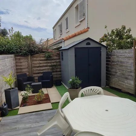 Maison T3 Meublee 度假居 莱萨布勒-多洛讷